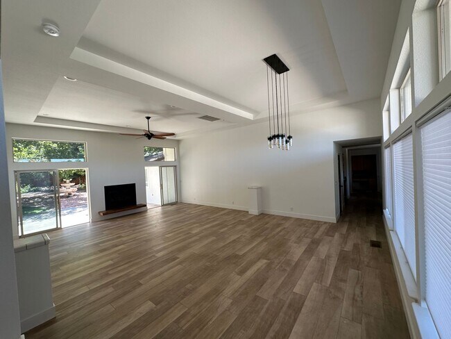 Building Photo - Beautiful Fieldcreek Ranch Exclusive Home