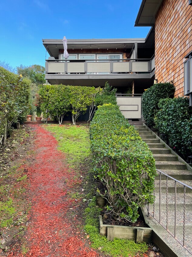 Foto principal - 36 Redwood Ave