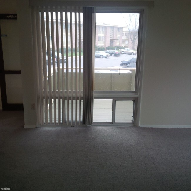 Foto del edificio - 7314 Donnell Pl