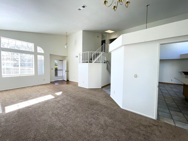 Foto del edificio - Two Story Glen Ellen Home
