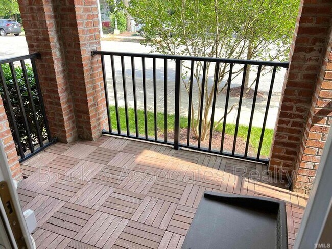 Foto del edificio - 244 William Drummond Way