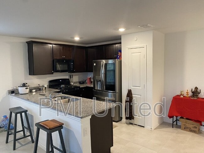 Building Photo - 325 Pueblo Bonito Trl