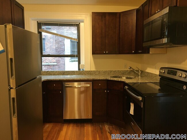 Foto del edificio - 1463 Beacon St