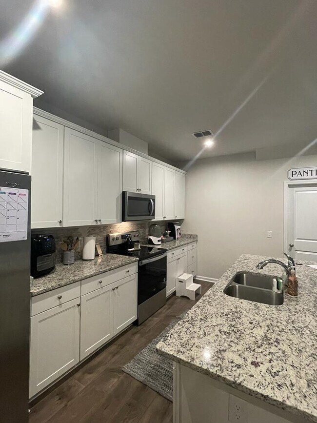 Building Photo - 134 Benelli Dr