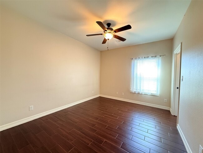 Building Photo - 4410 Sequoia Dr