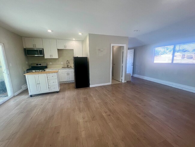 Foto del edificio - 5385 Howard St