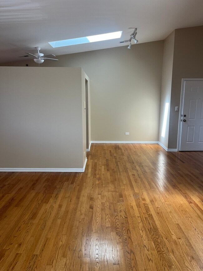 Foto del edificio - 10620 Ridgeland Ave