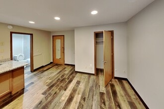Building Photo - 120 E 13th Ave