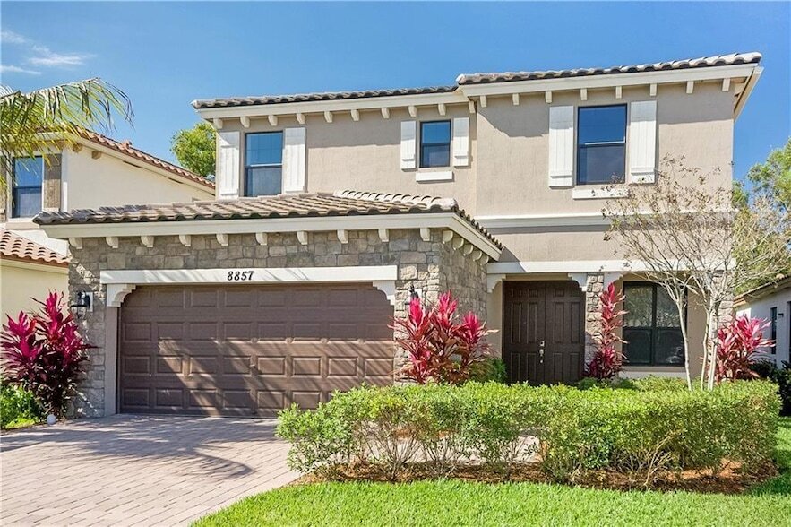 Foto principal - 8857 Willow Cove Ln
