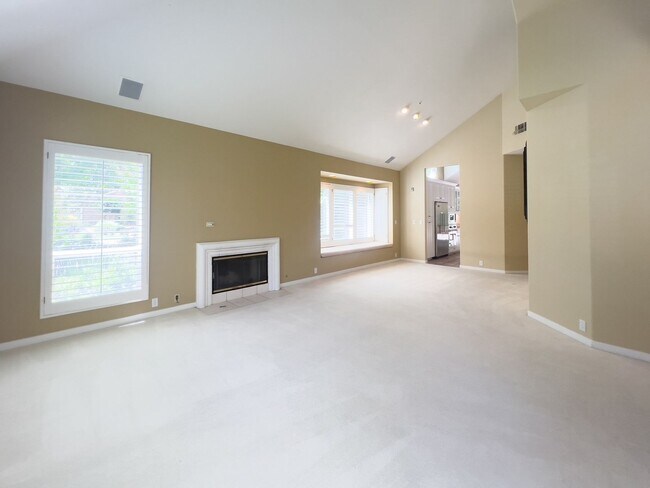 Building Photo - Gorgeous three bedroom North Napa home wit...