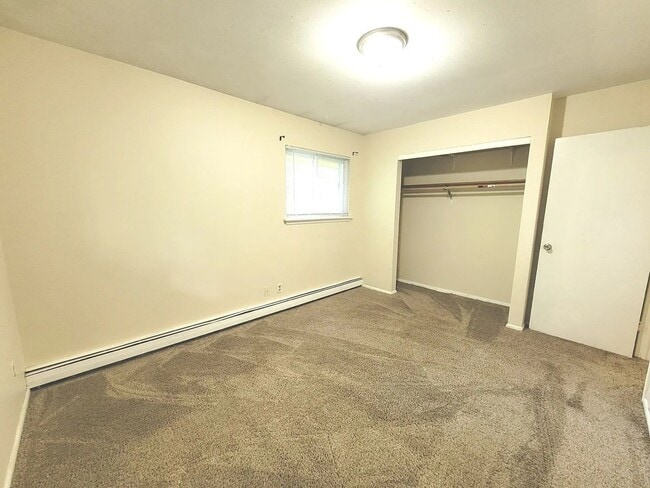 Building Photo - 800 E Pearson St