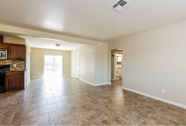 Foto del edificio - 1622 E Oak St