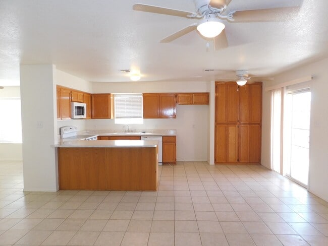 Foto del edificio - 3 BEDROOM HOME IN OCOTILLO!
