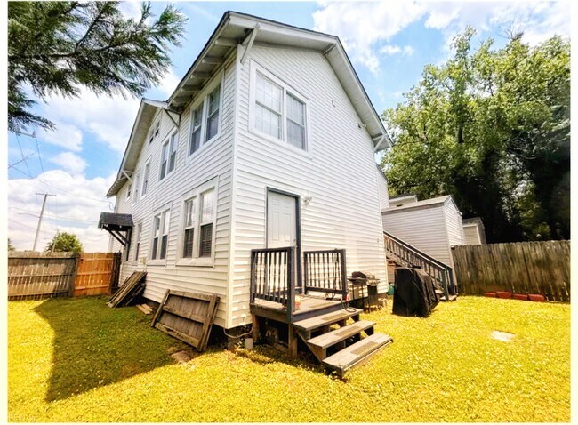 Foto del edificio - 400 Jamestown Ave