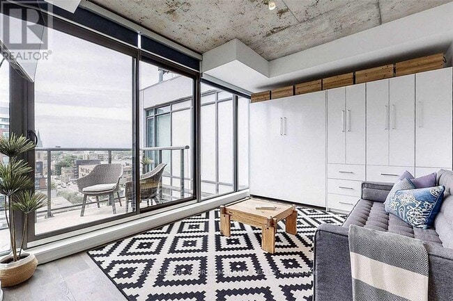 Photo du bâtiment - 461 Adelaide St W