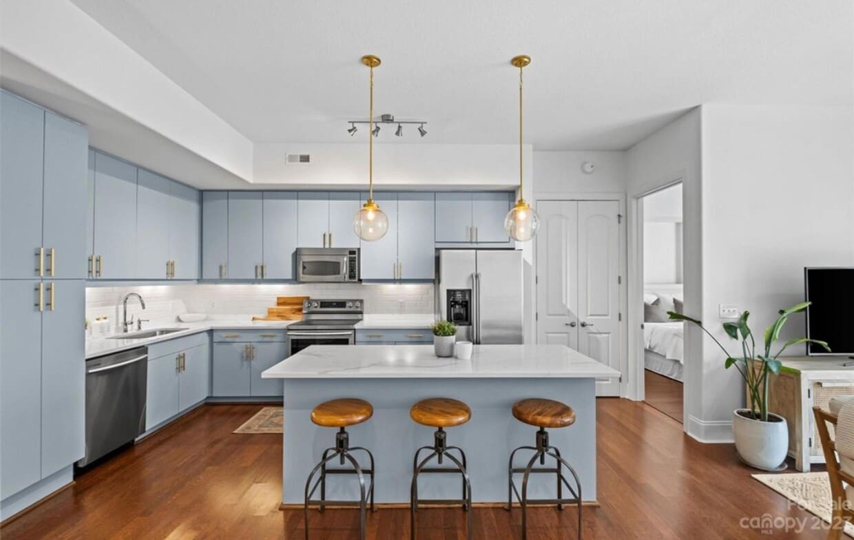Foto principal - 4625 Piedmont Row Dr