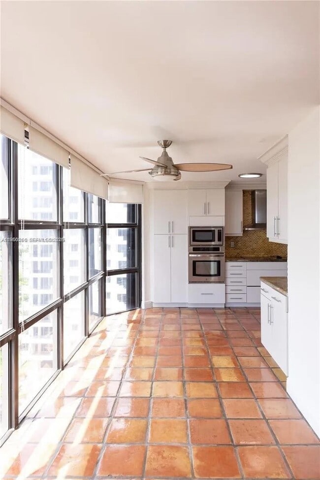 Building Photo - 6423 Collins Ave