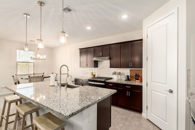 Foto del edificio - 17404 W Sunnyslope Ln