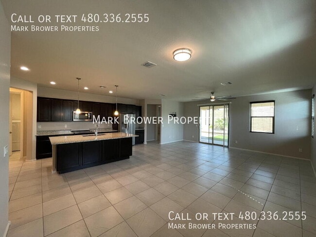 Building Photo - 18422 W Ida Ln