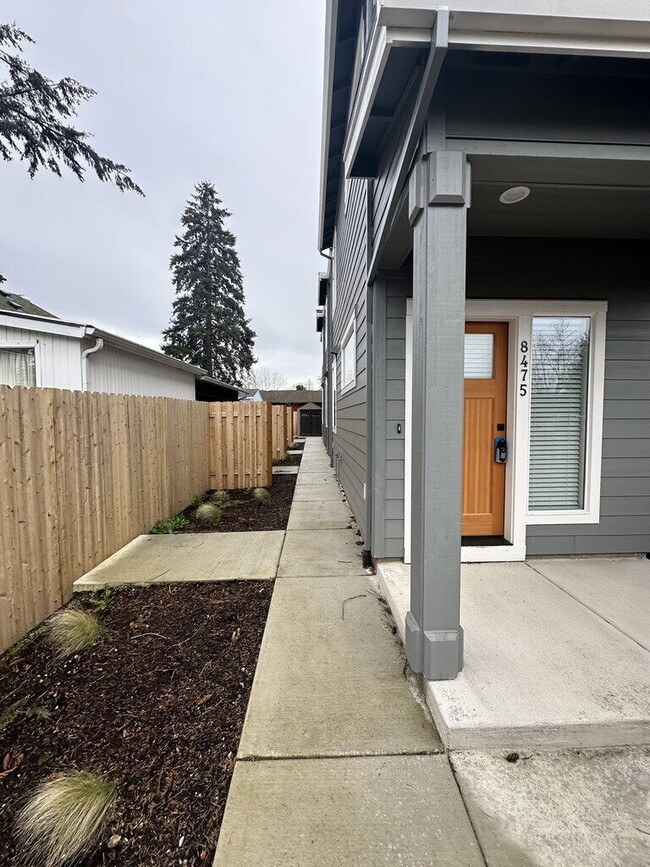 Building Photo - New 2-Bedroom Townhome with Private Back Yard