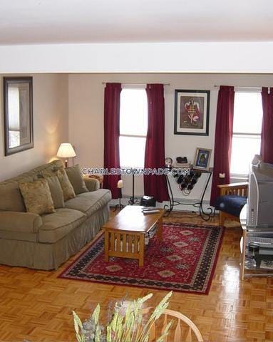Primary Photo - 73 Pearl St