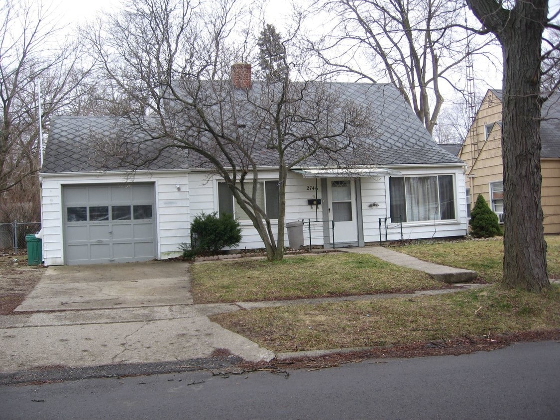 2746 Golfside Ln, Flint, MI 48504 House for Rent in Flint, MI