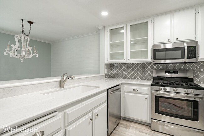 Building Photo - 2 br, 1 bath House - 864 Buttercup Road