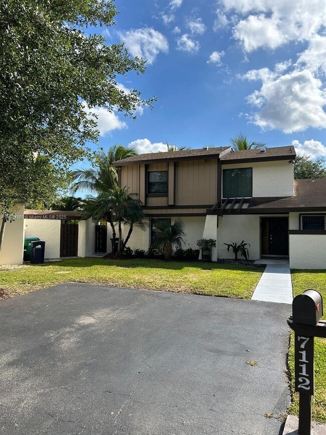 Building Photo - 7112 SW 127th Pl