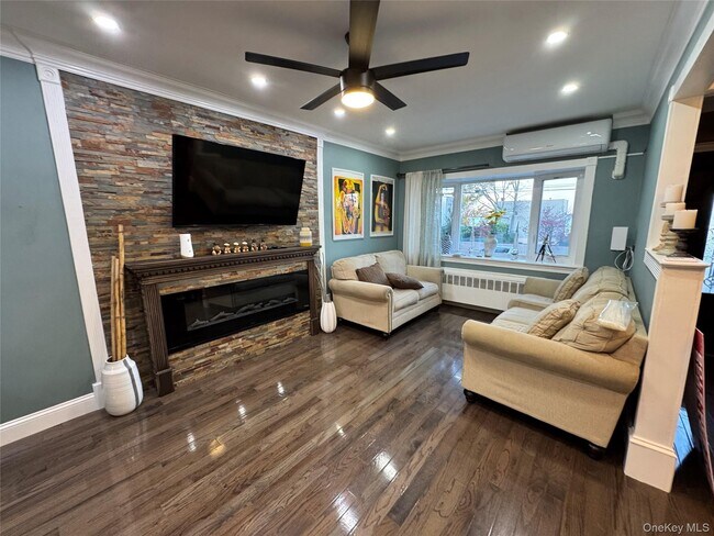 Foto del edificio - 753 Clarence Ave