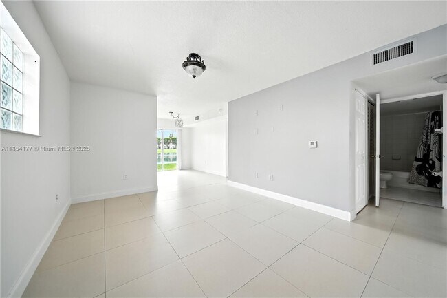 Foto del edificio - 1270 SE 26th St