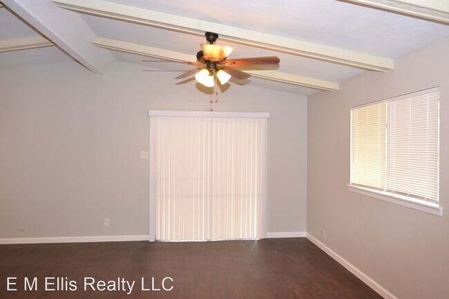 Building Photo - 3 br, 1 bath House - 5127 Village Green
