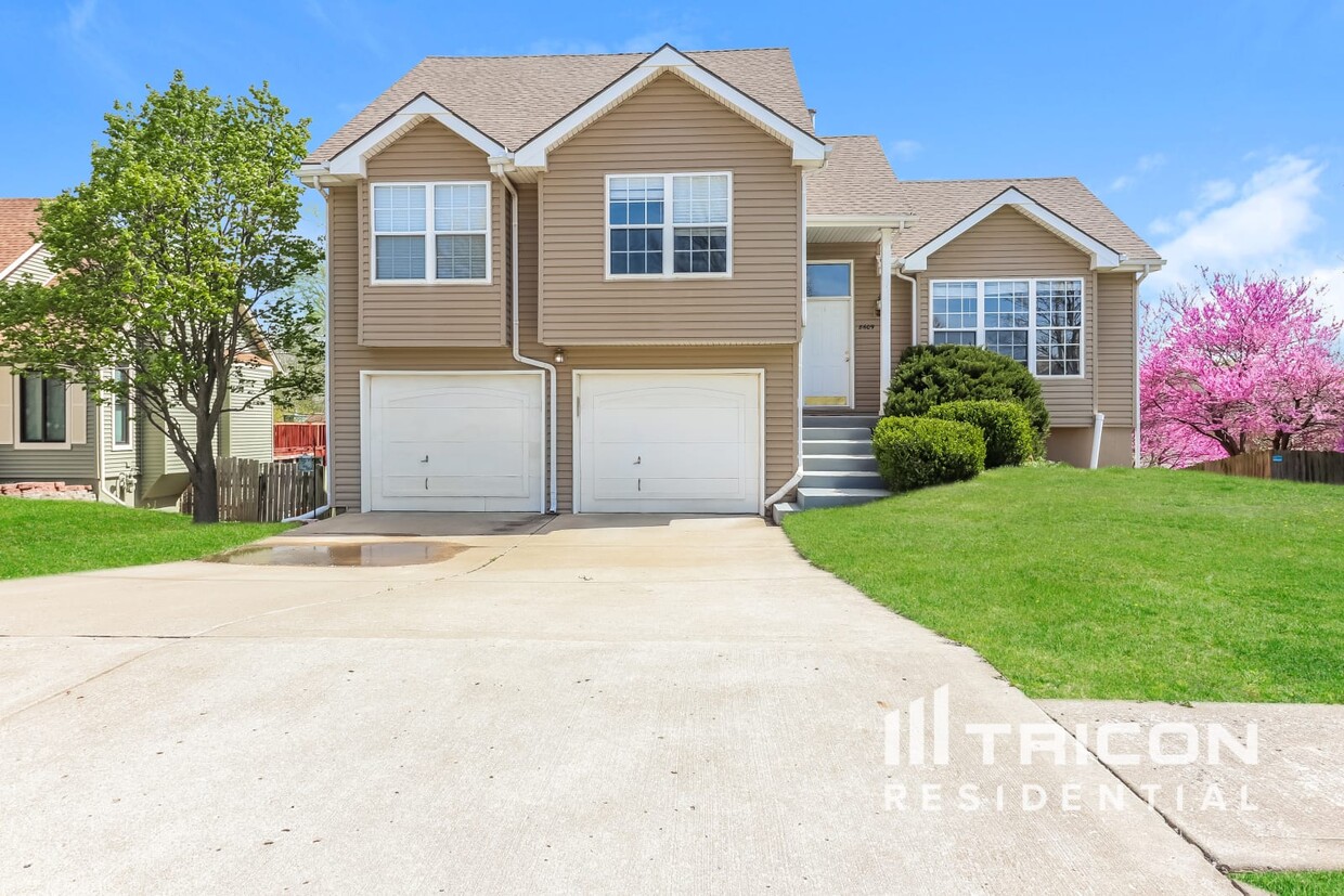 Foto principal - 8609 N McDonald Ave