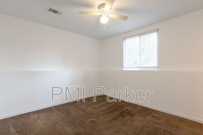 Foto del edificio - 10881 Pine Dr