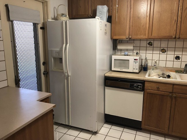 Foto del edificio - 2647 N Garden Drive 210