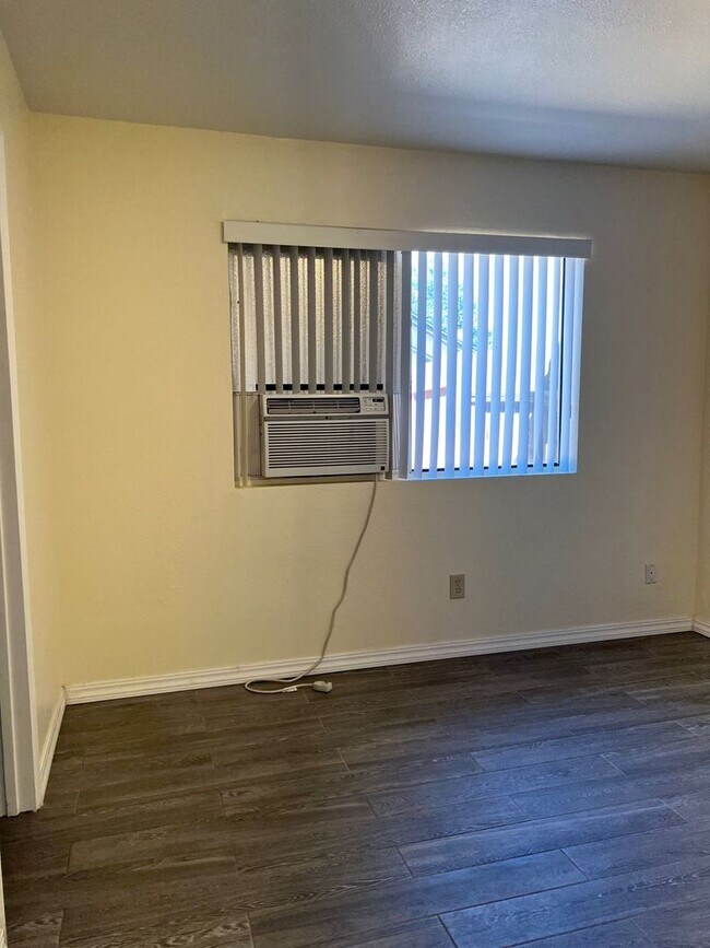 Building Photo - 21421 Circle Dr