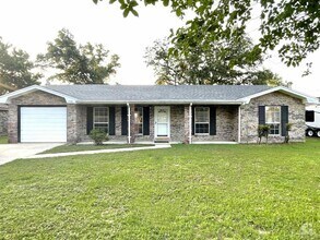 Building Photo - 4168 Danamar Dr