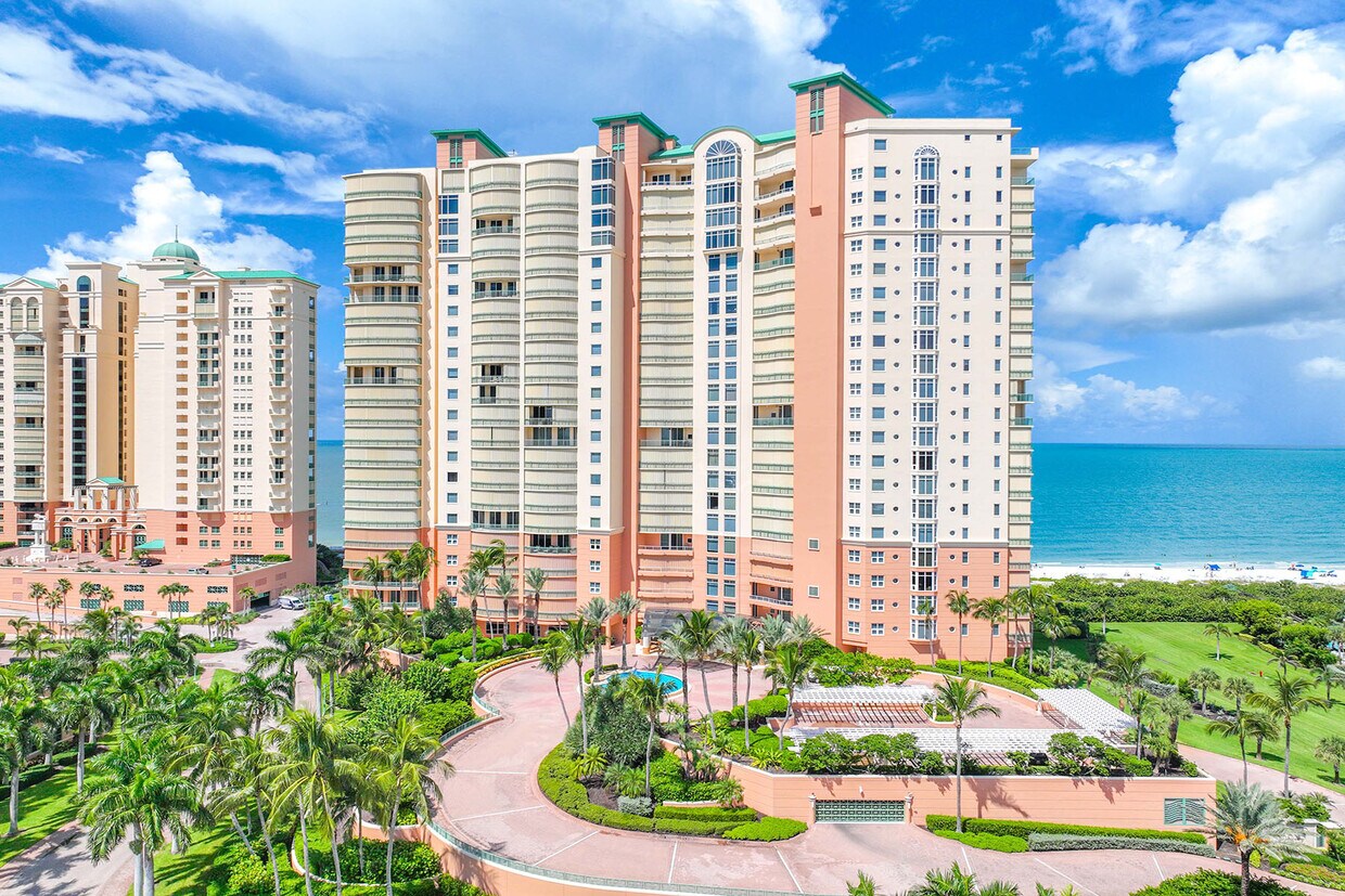Foto principal - 940 Cape Marco Dr