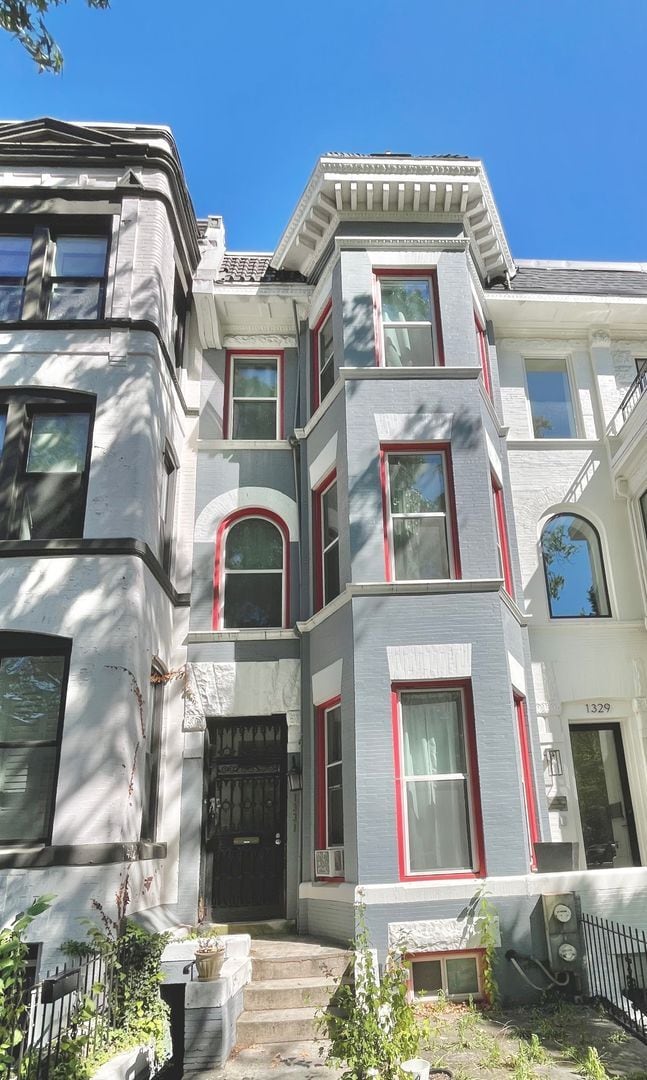 Building Photo - 1331 Irving St NW