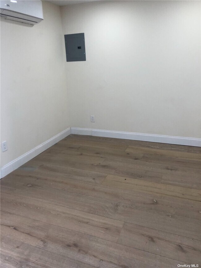 Building Photo - 22 Monaco Pl
