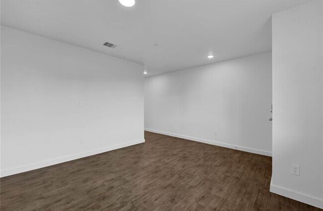 Building Photo - 12603 Telge Rd