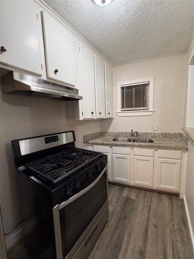 Foto del edificio - 4811 Oakland St