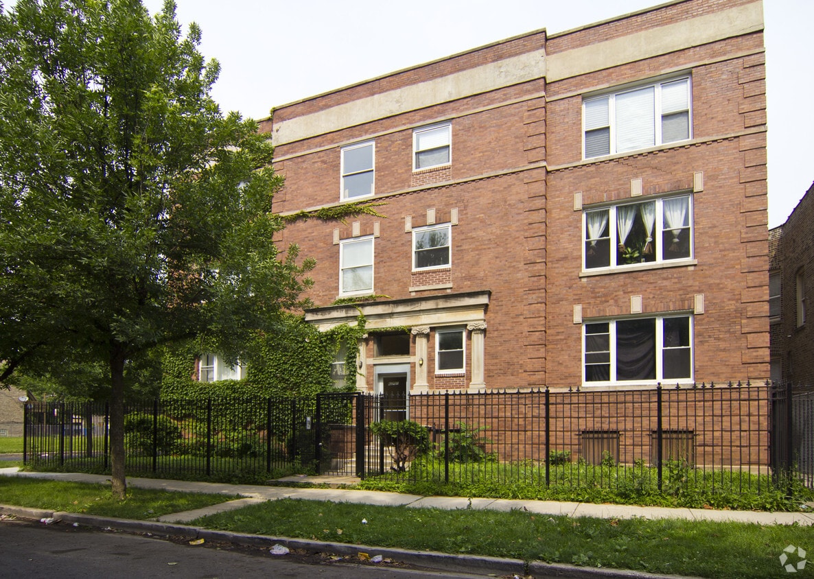 Building Photo - 6201 S Rhodes Ave