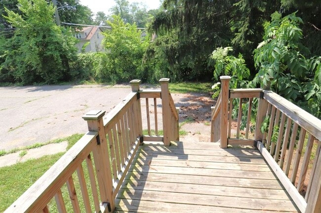 Foto del edificio - $1,300 - Newly 3 Bedroom 2 Bath