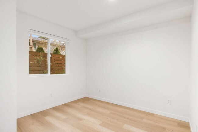 Foto del edificio - 18514 Meridian Ave N