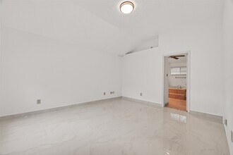 Building Photo - 3306 S Greenpark Dr