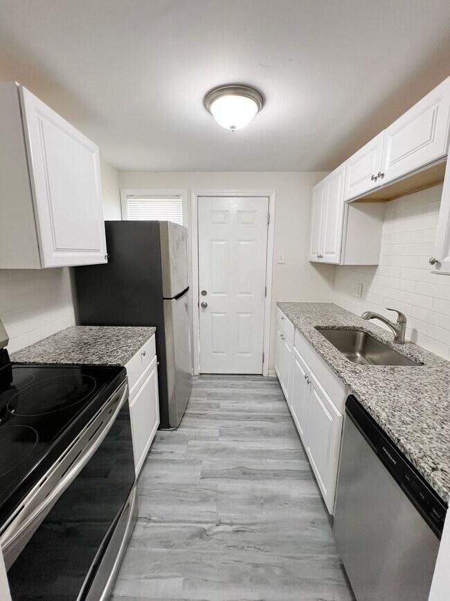 Foto del edificio - Charming 1-Bed Home in North Kansas City –...