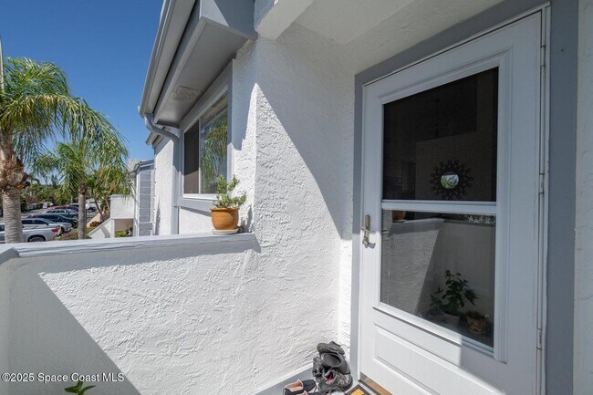 Foto del edificio - 626 Beach Park Ln