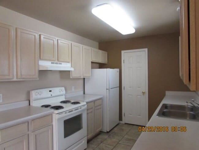 Building Photo - 3 Bed 2 Bath Home in Quiet Grand Junction Neighborhood