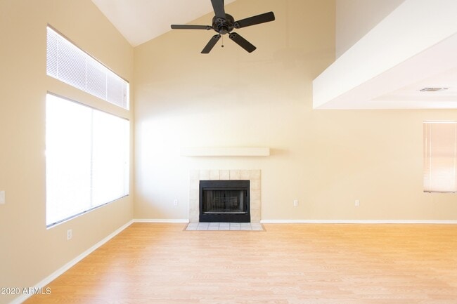 Building Photo - 1461 E Park Ave