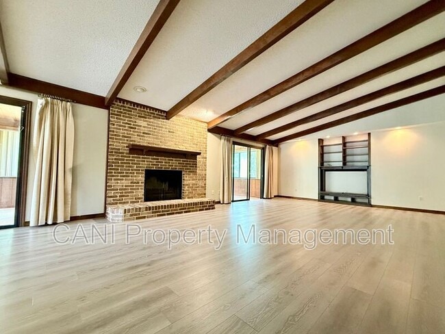 Building Photo - 733 Westchester Dr